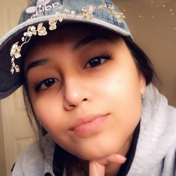 Meet your Posher, Jazmin - Picture 1 of 1